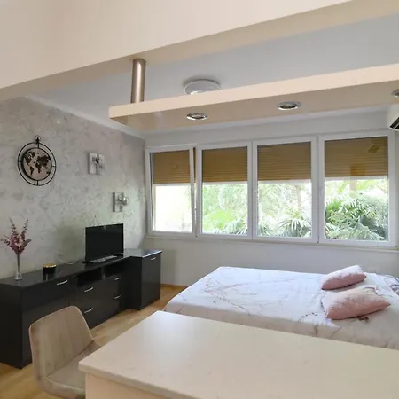 Little City Star Apartment