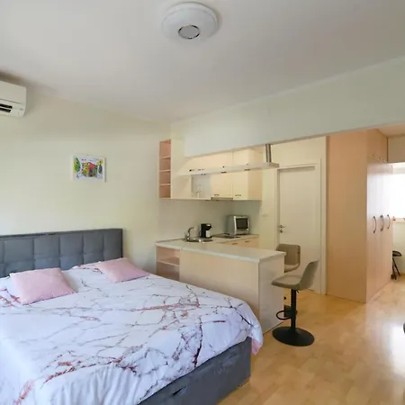Little City Star Apartment
